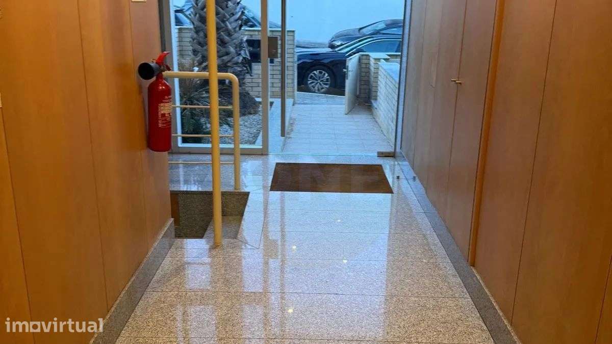 Apartamento T3 Duplex à venda em Mafamude Vila Nova de Gaia - Grande imagem: 2/17