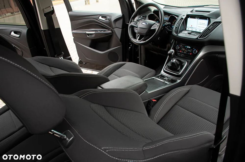 Ford Kuga 1.5 EcoBoost 2x4 Cool & Connect - 25
