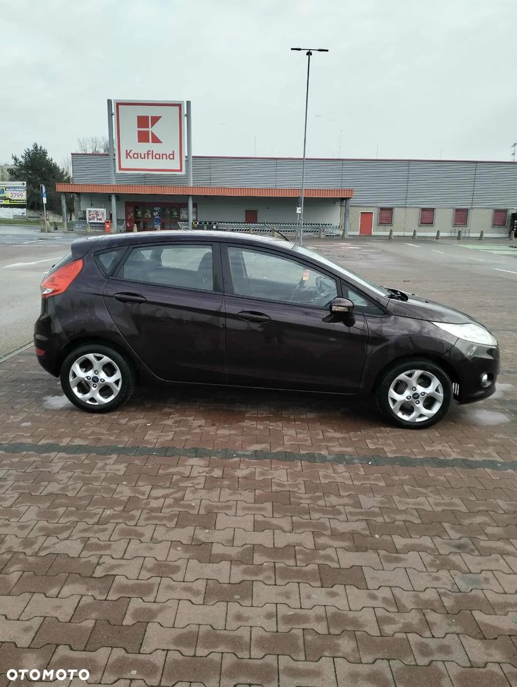 Ford Fiesta - 11