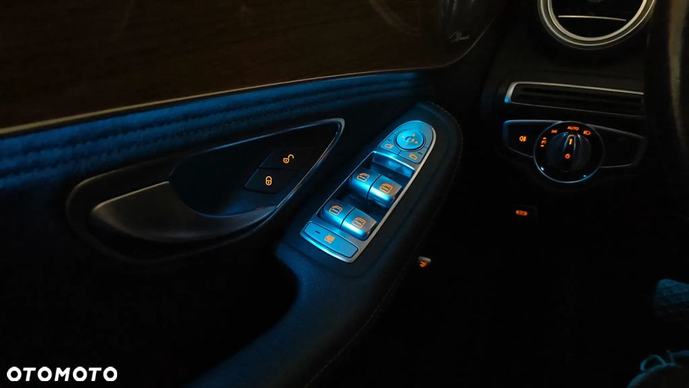 Mercedes-Benz Klasa C 180 7G-TRONIC - 33
