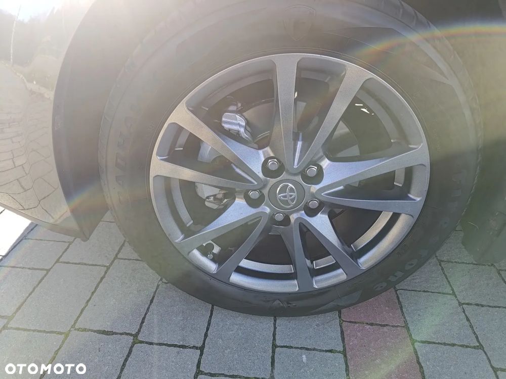 Toyota Avensis 1.8 Sol plus NAVI - 8