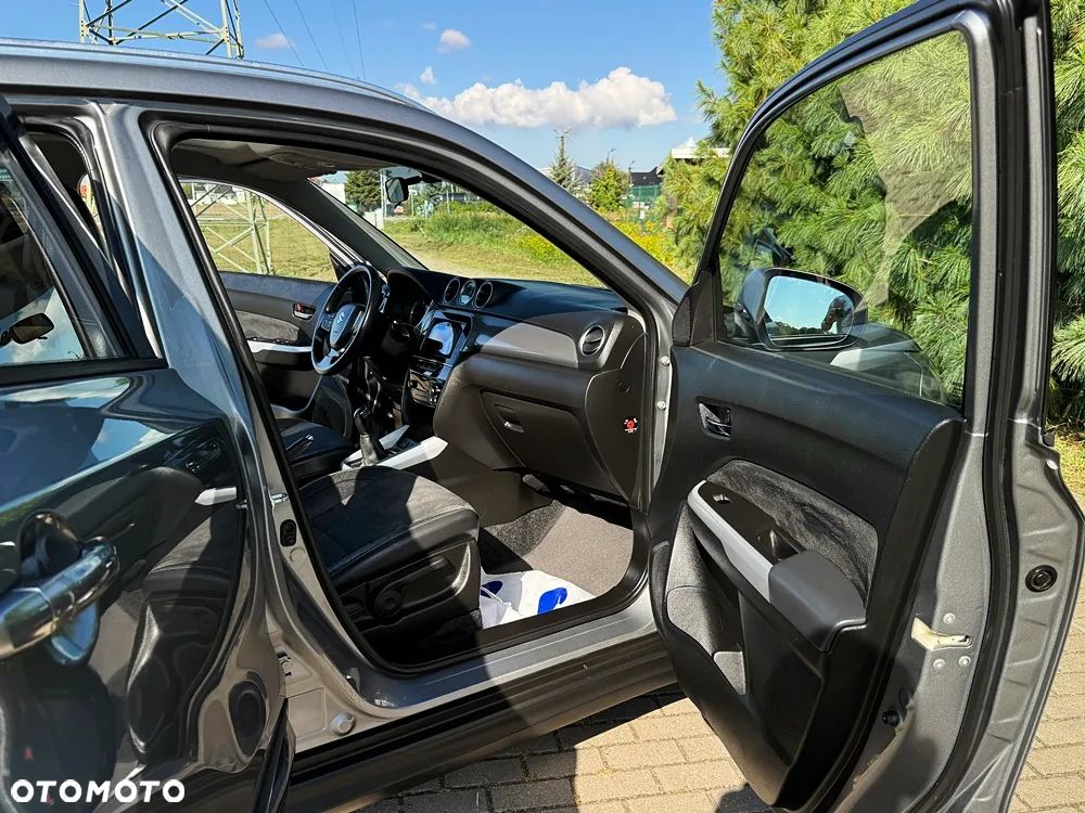 Suzuki Vitara 1.6 Premium 2WD - 24