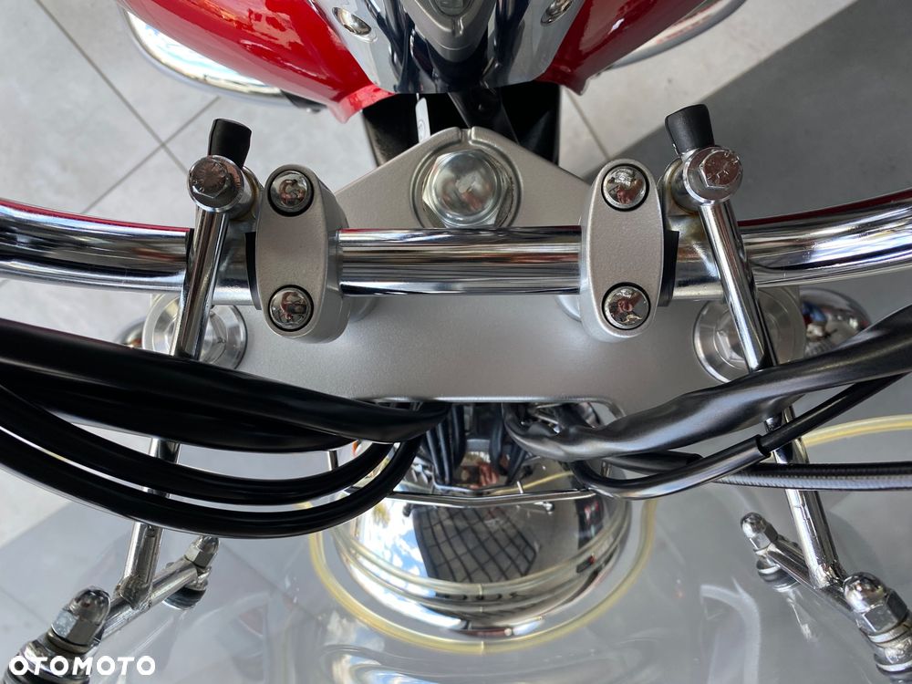 Suzuki Intruder - 12