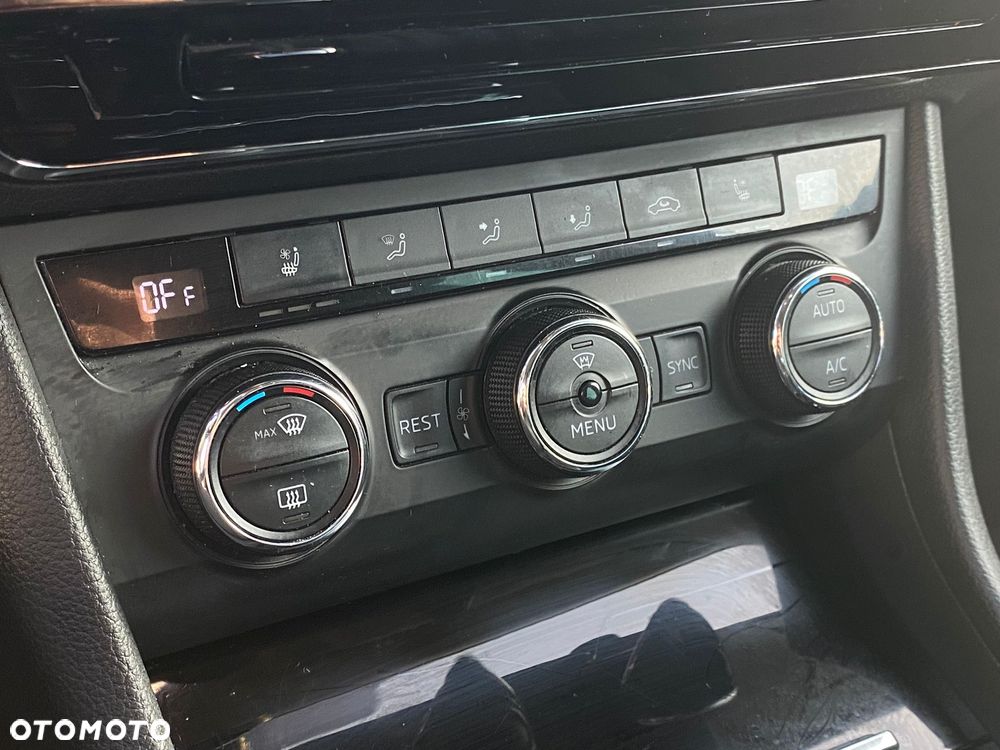 Skoda Superb 2.0 TSI L&K DSG - 22