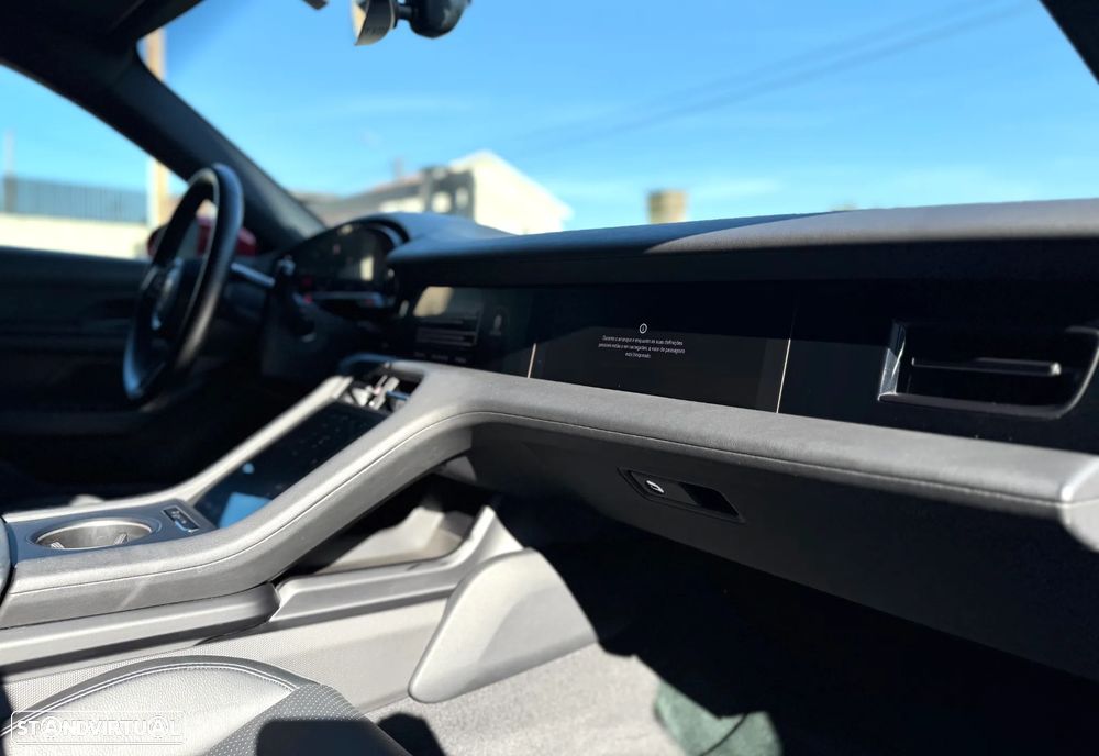 Porsche Taycan Cross Turismo 4 - 29