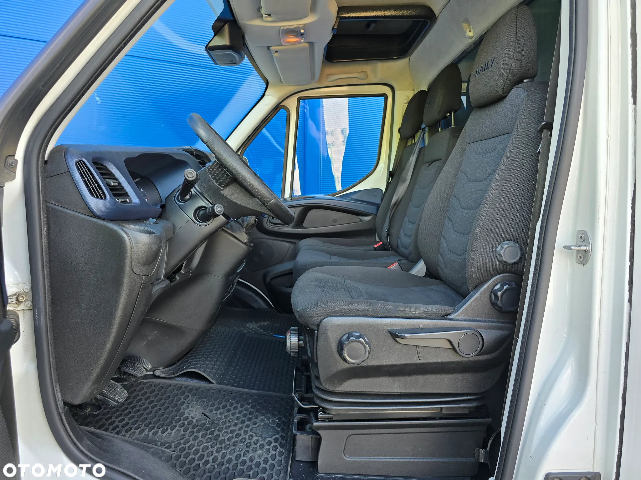 Iveco 50C/35 180KM - 11