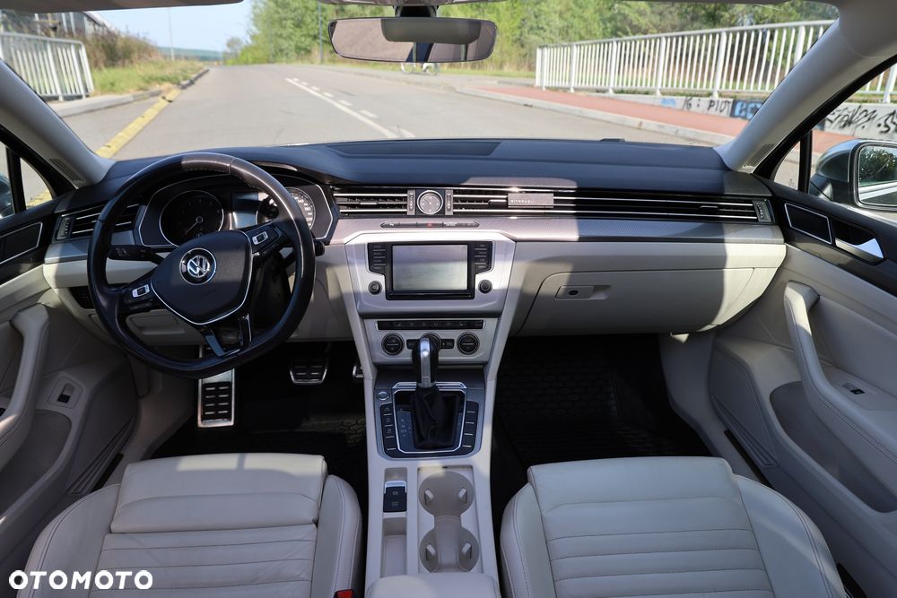 Volkswagen Passat Alltrack 2.0 TSI (BMT) 4Motion DSG - 17
