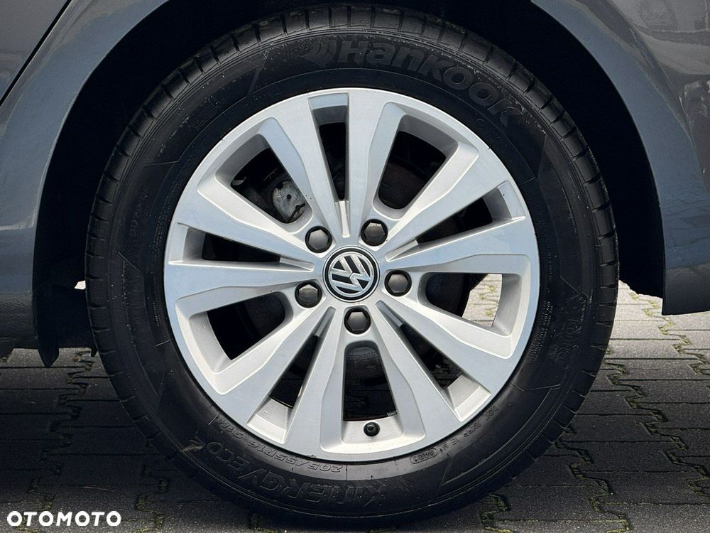 Volkswagen Golf - 10
