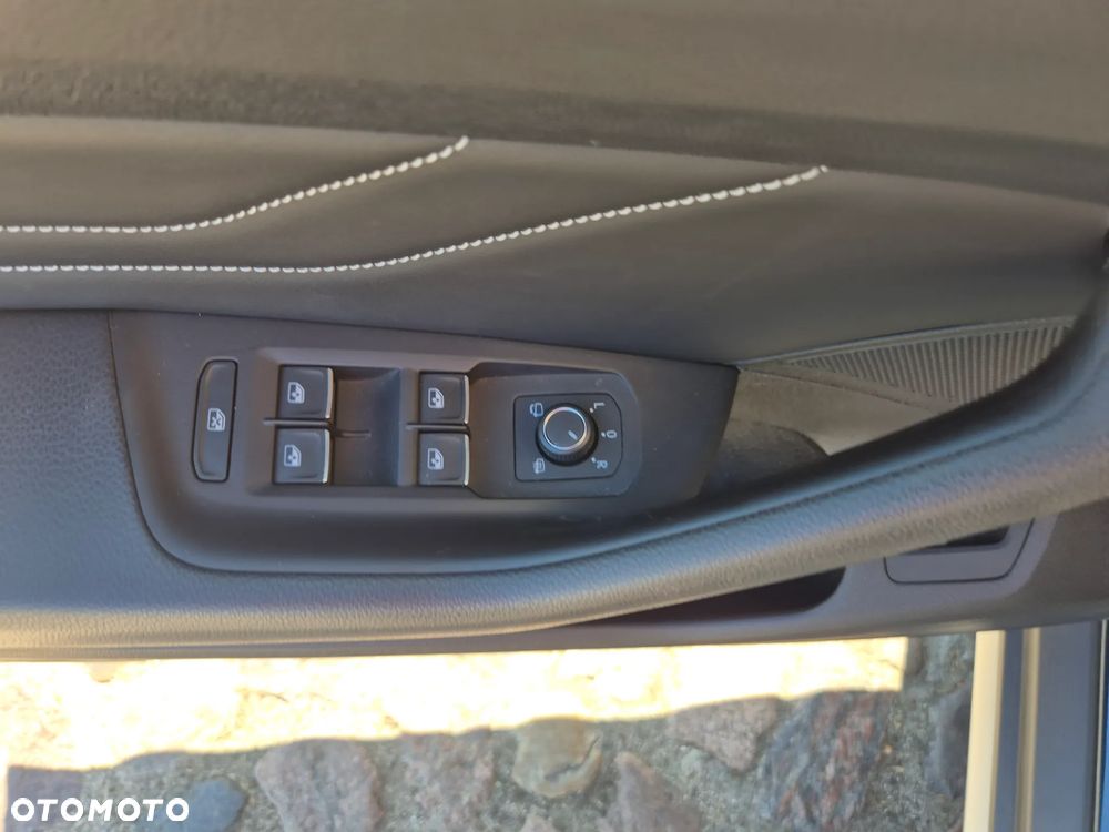Volkswagen Passat - 16