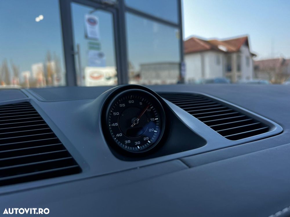 Porsche Cayenne - 17