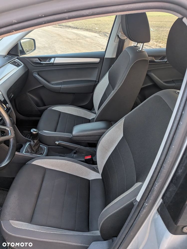 Skoda RAPID 1.0 TSI Ambition - 11