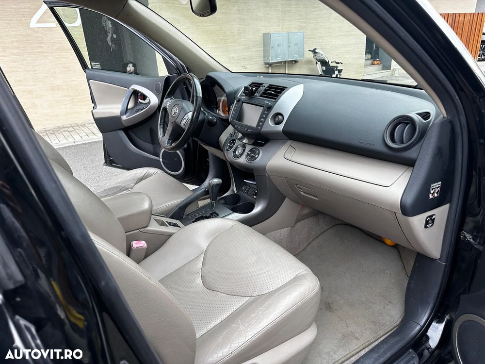 Toyota RAV4 2.0 Aut Luxury City - 12