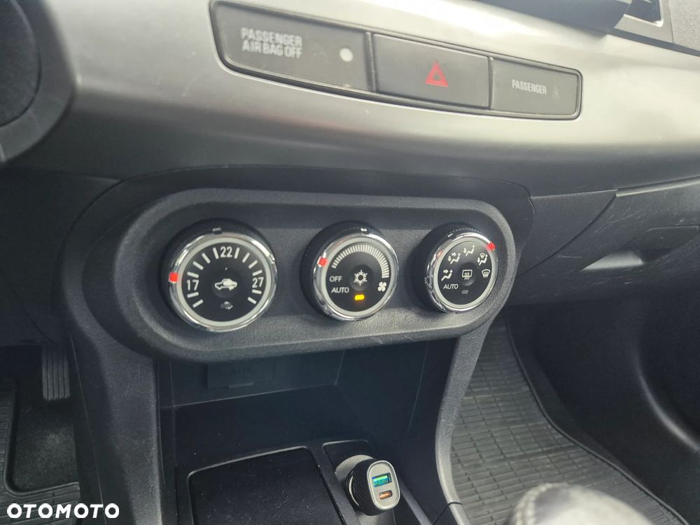 Mitsubishi Lancer 1.5 Invite - 28