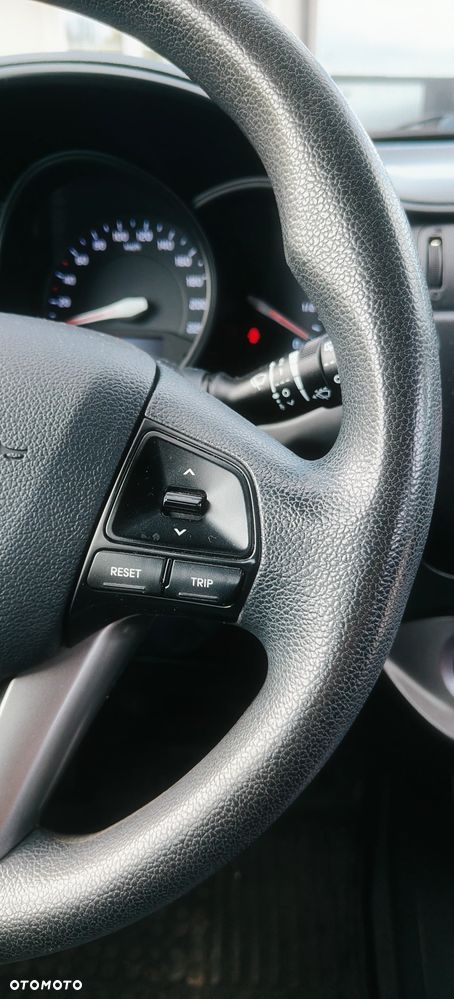 Kia Rio - 8