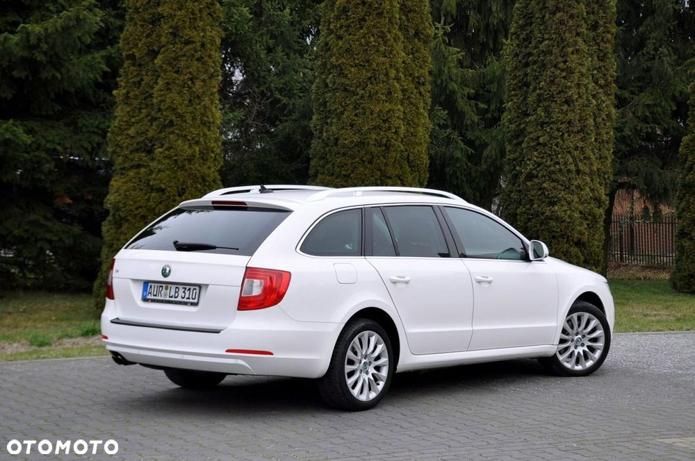 Skoda Superb 2013 photo 5