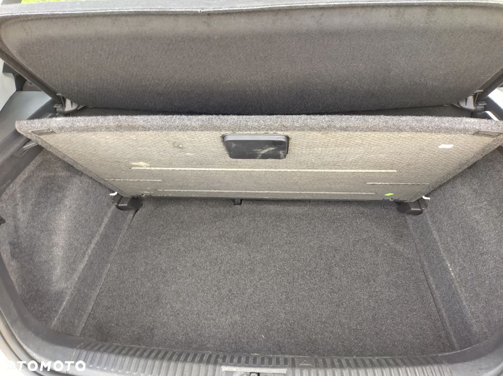 Volkswagen Polo 1.4 TDI (Blue Motion Technology) Comfortline - 16