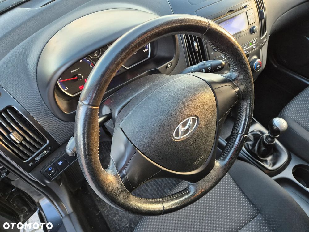 Hyundai i30 1.6 CRDi Comfort World Cup - 6