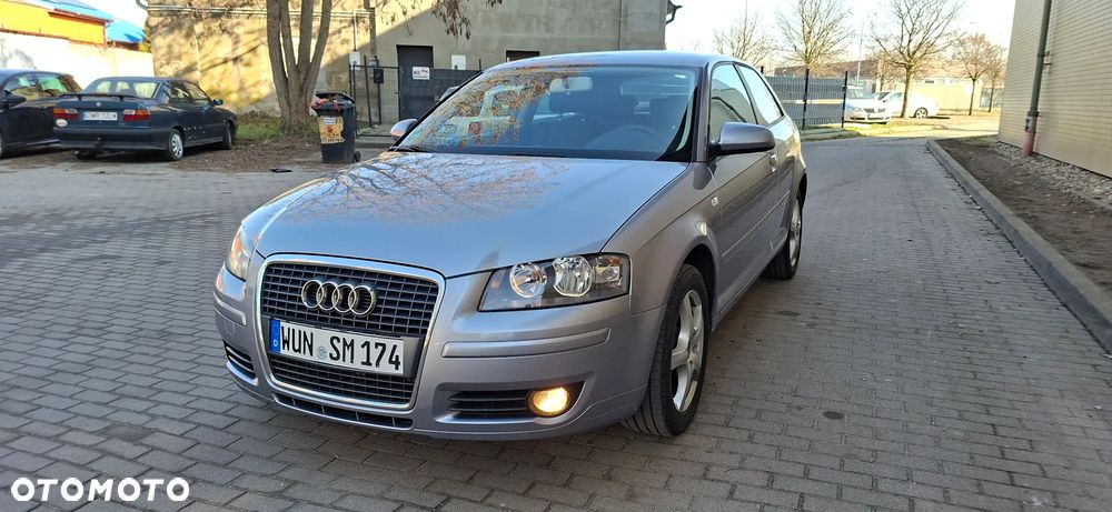 Audi A3 3-drzwiowe 1.6 Ambiente - 1