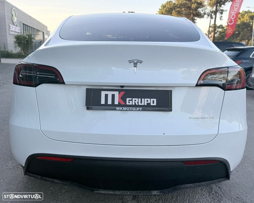 Tesla Model Y Long Range Dual Motor AWD - 4
