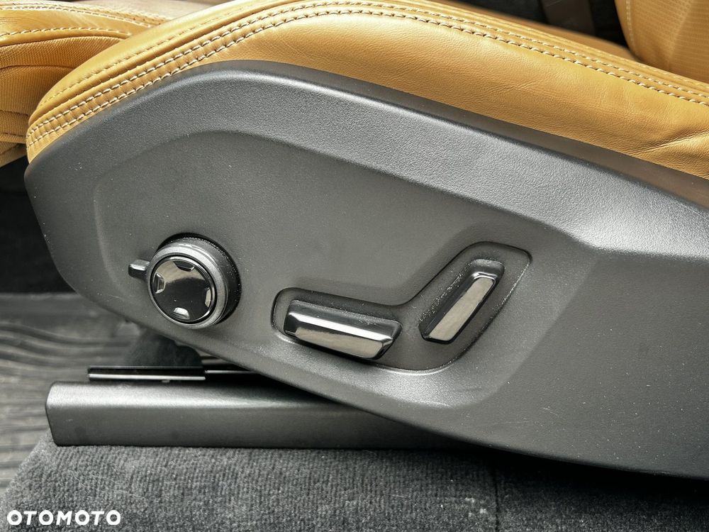 Volvo XC 90 - 18