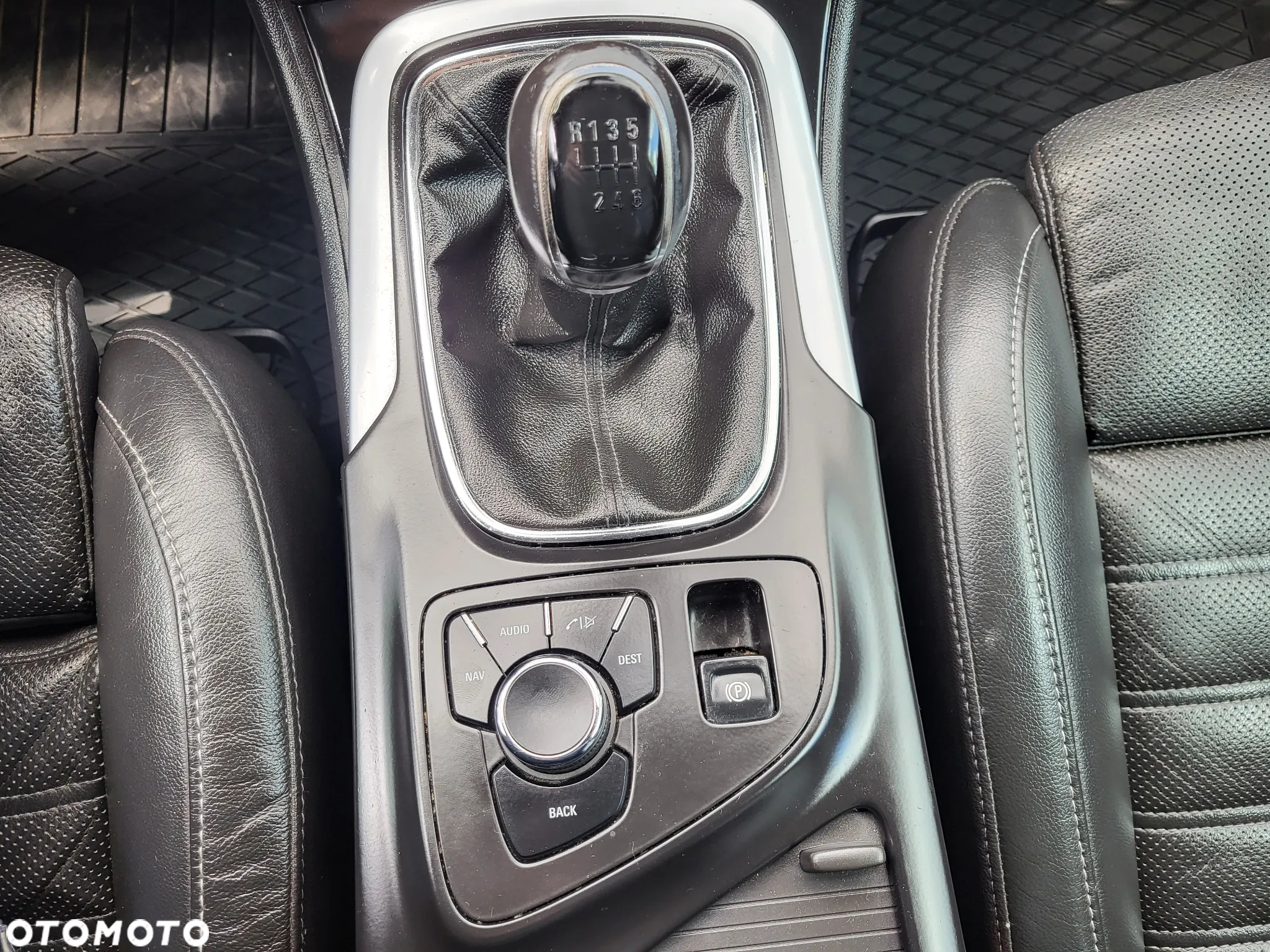 Opel Insignia - 19