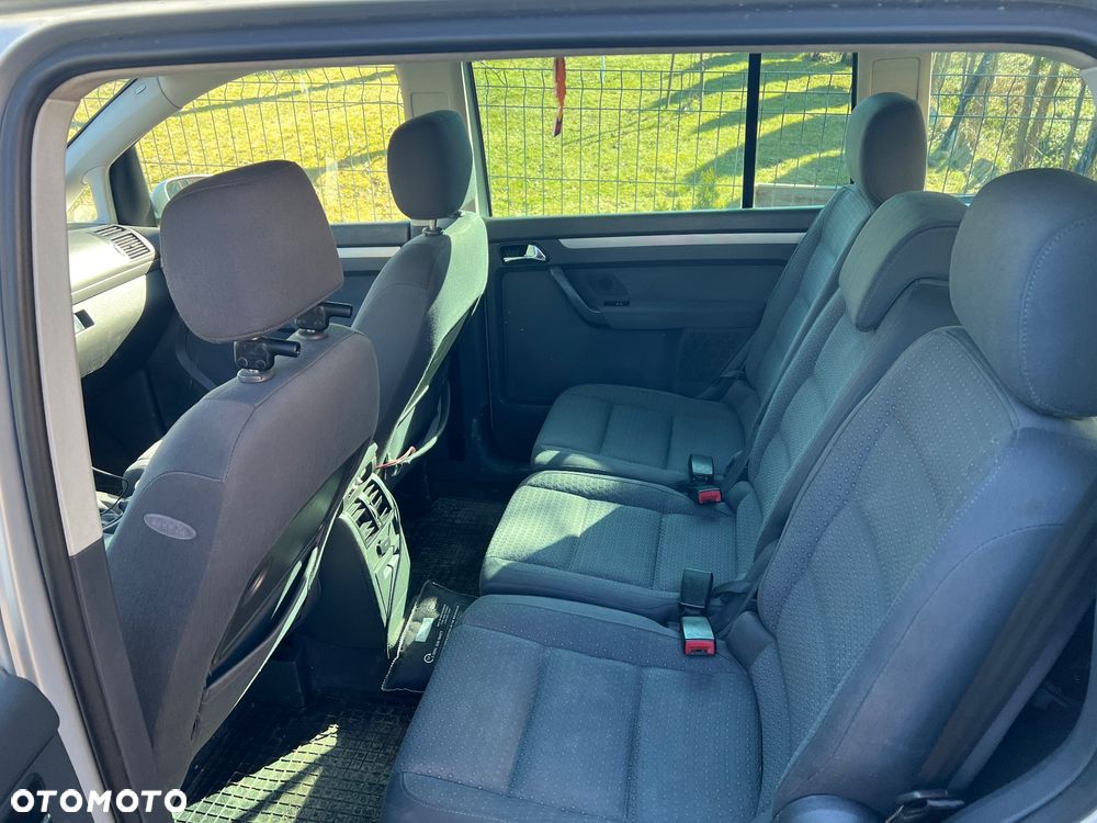 Volkswagen Touran 2.0 TDI Highline - 7