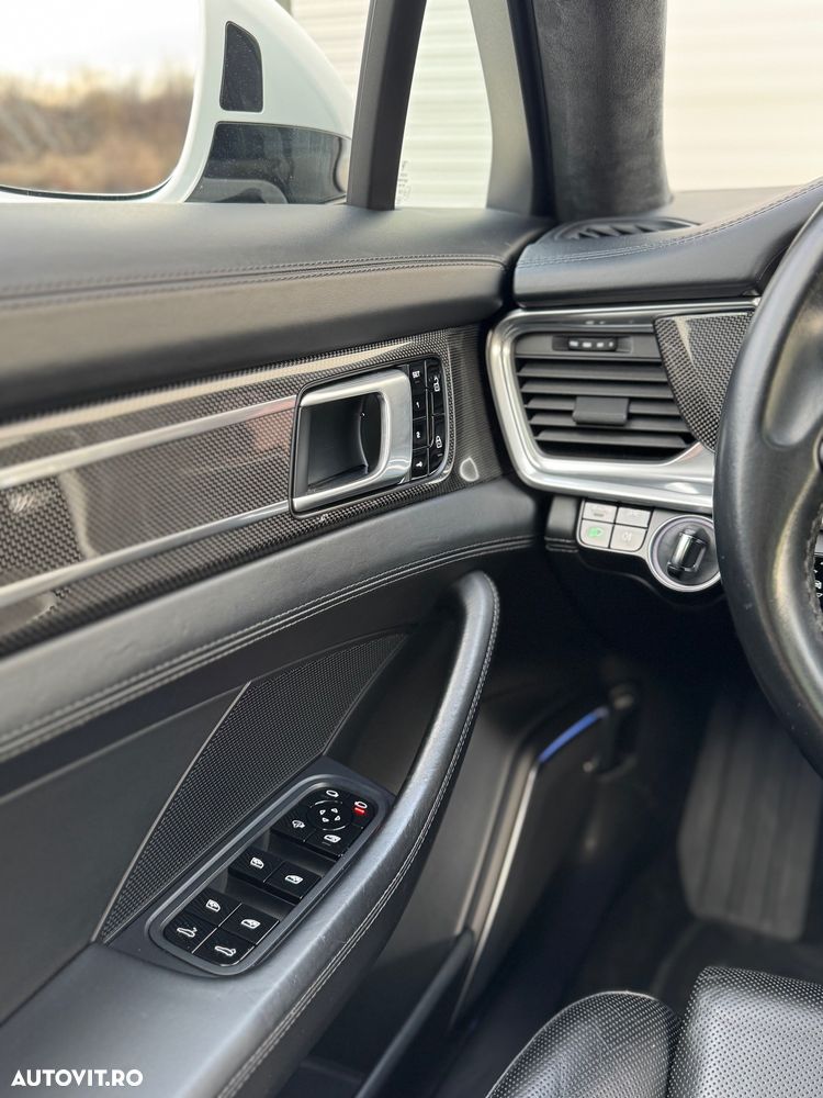 Porsche Panamera Turbo Executive - 34
