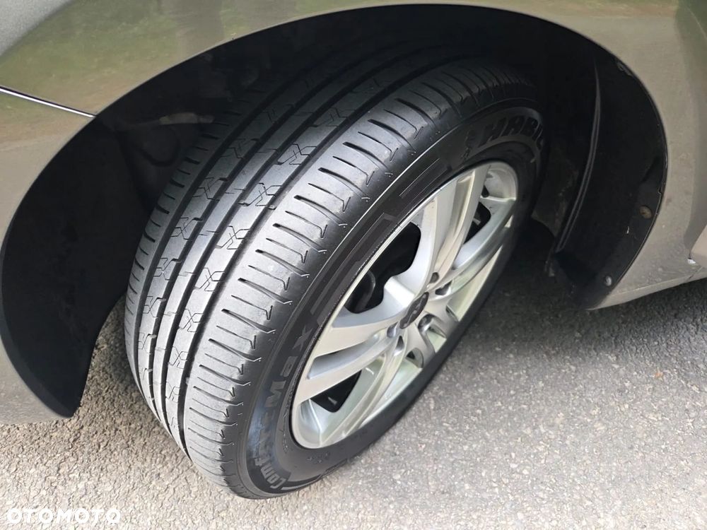 Kia Carens 1.6 GDI Business Line 7os EU6 - 27