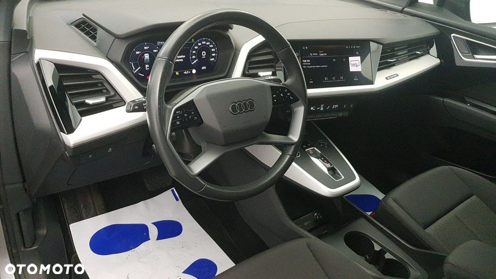 Audi Q4 e-tron - 12