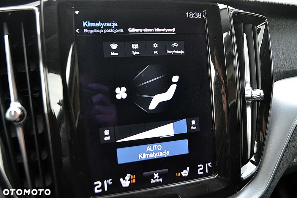 Volvo XC 60 B4 D Geartronic Momentum - 25