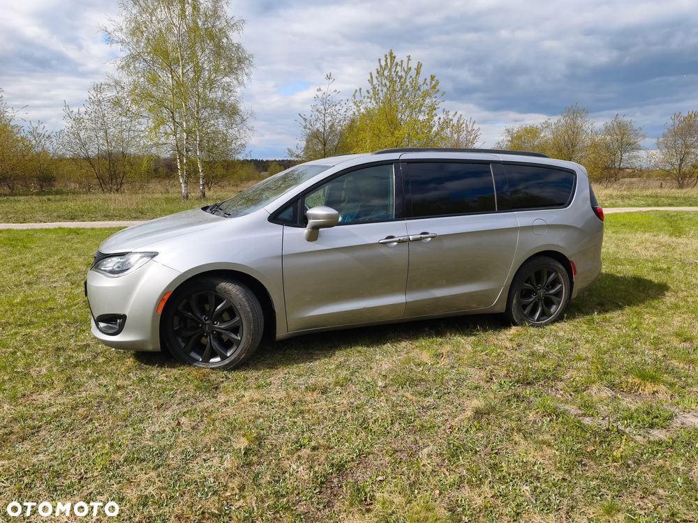 Chrysler Pacifica - 7