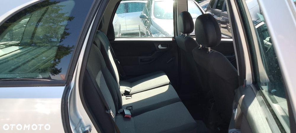 Opel Meriva ver-1-6-16v-cosmo-easytronic - 15