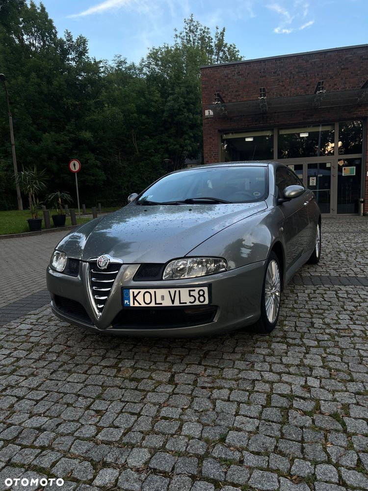 Alfa Romeo GT - 2
