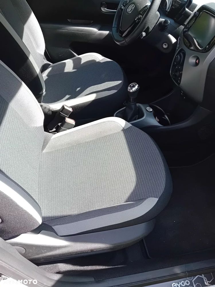 Toyota Aygo x-play - 6