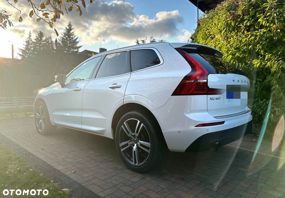 Volvo XC 60 T5 AWD Momentum - 3