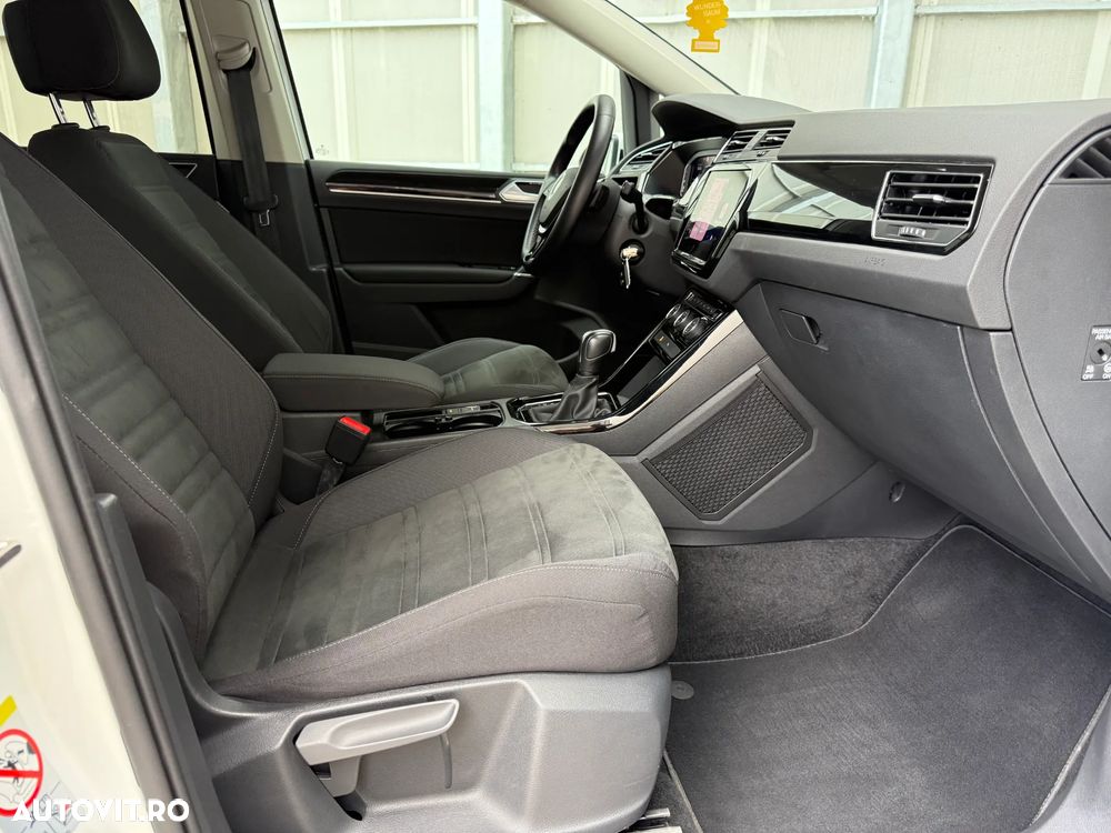 Volkswagen Touran 2.0 TDI SCR DSG Highline - 25