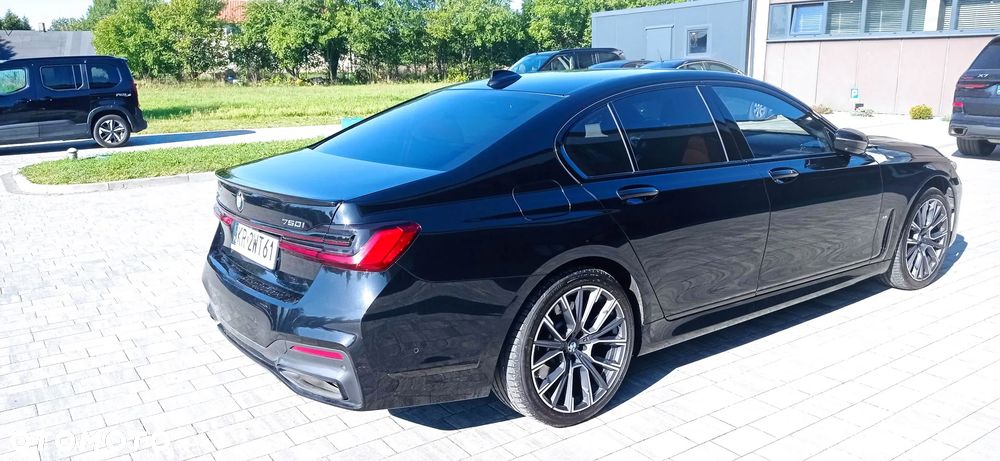 BMW Seria 7 750i xDrive - 12