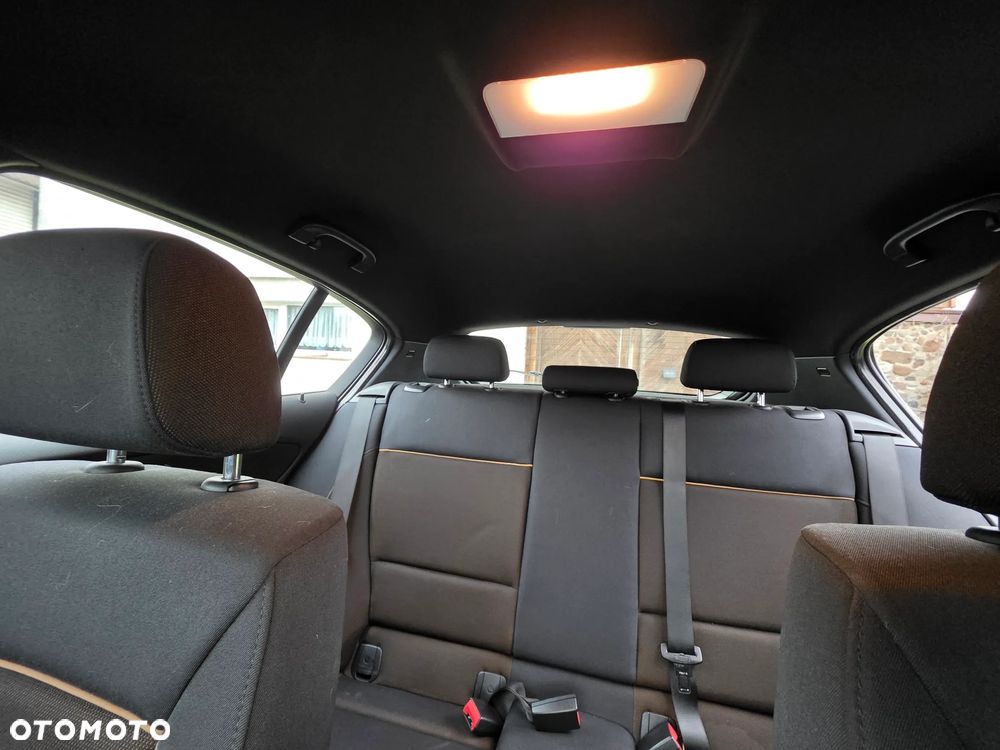 BMW Seria 1 116d DPF - 17