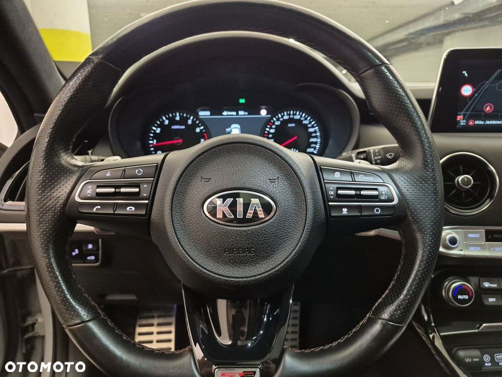 Kia Stinger - 26