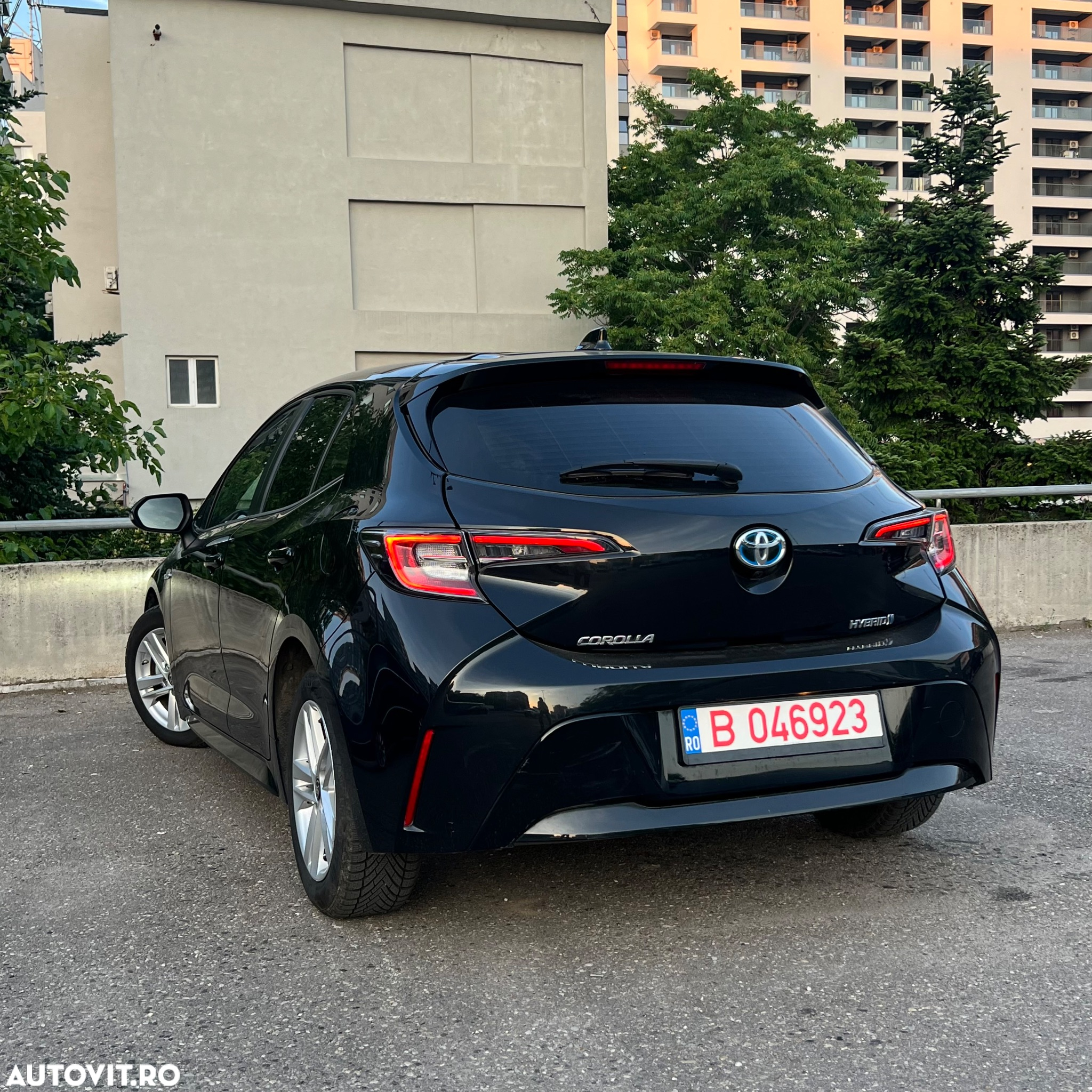 Toyota Corolla 1.8 HSD Business - 13