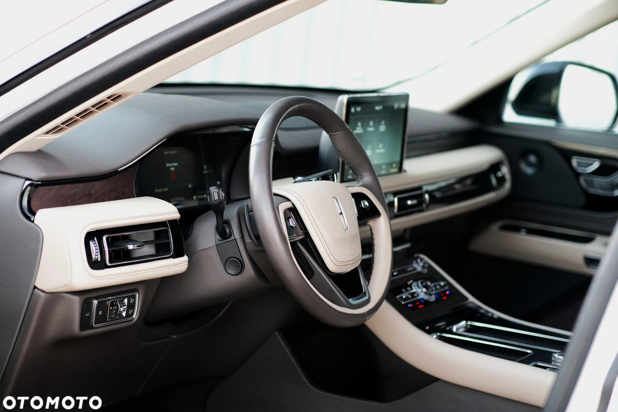 Lincoln Aviator - 39