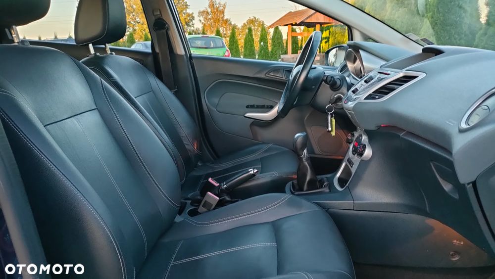 Ford Fiesta - 10