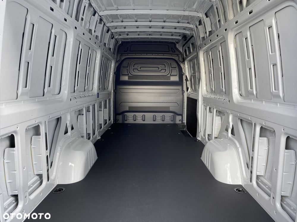 Mercedes-Benz Sprinter - 3