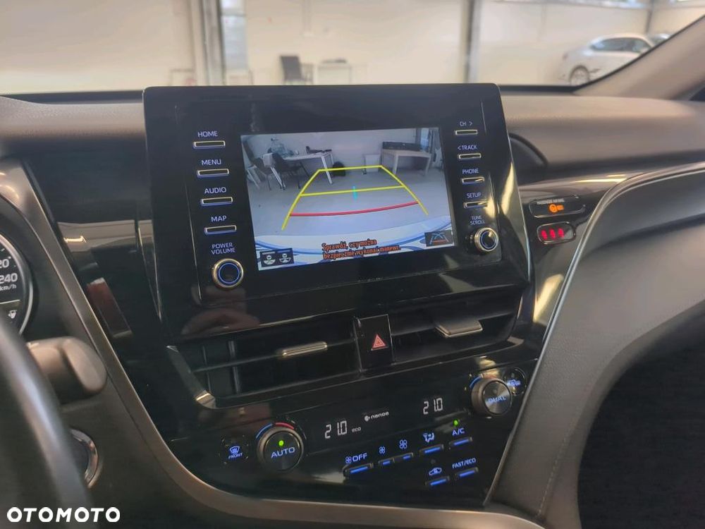 Toyota Camry - 13