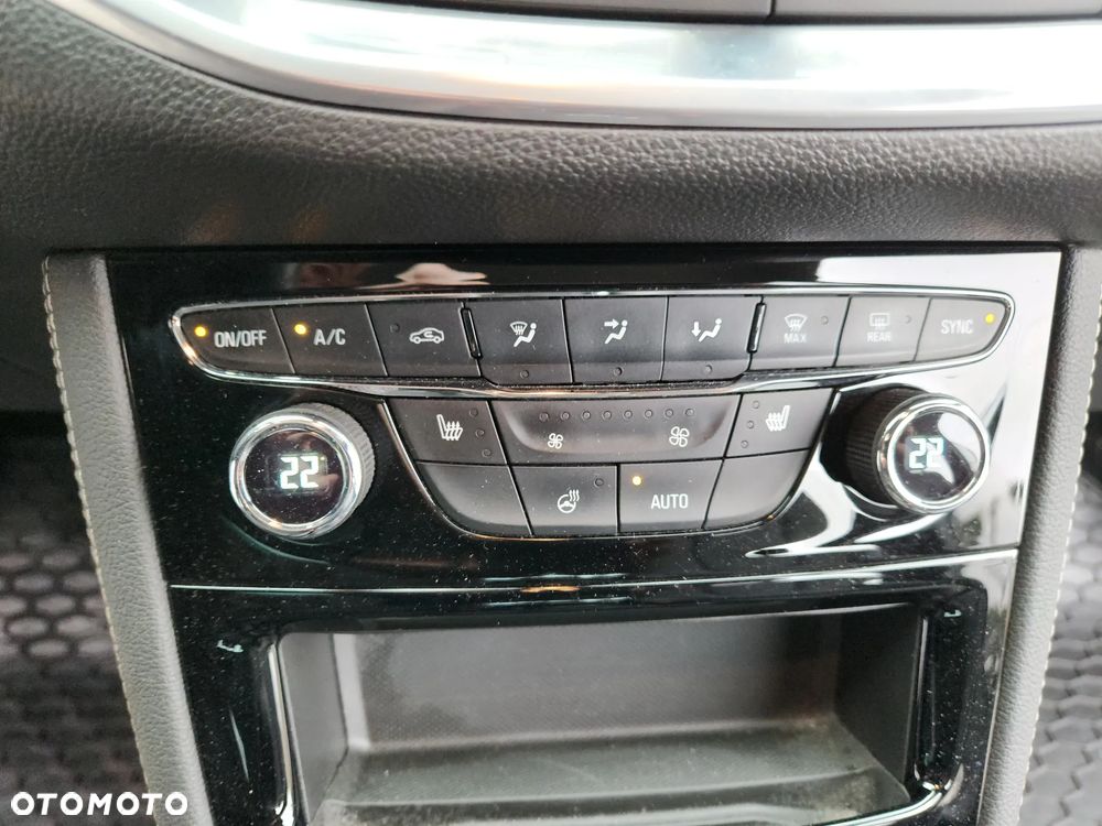 Opel Astra V 1.6 CDTI Dynamic S&S - 19