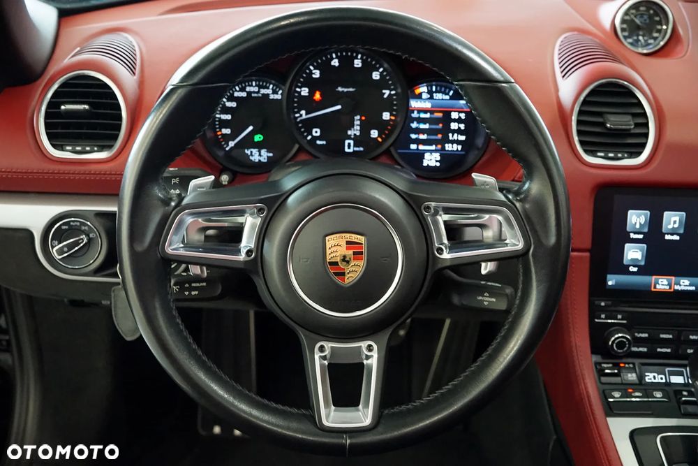 Porsche 718 Spyder - 35