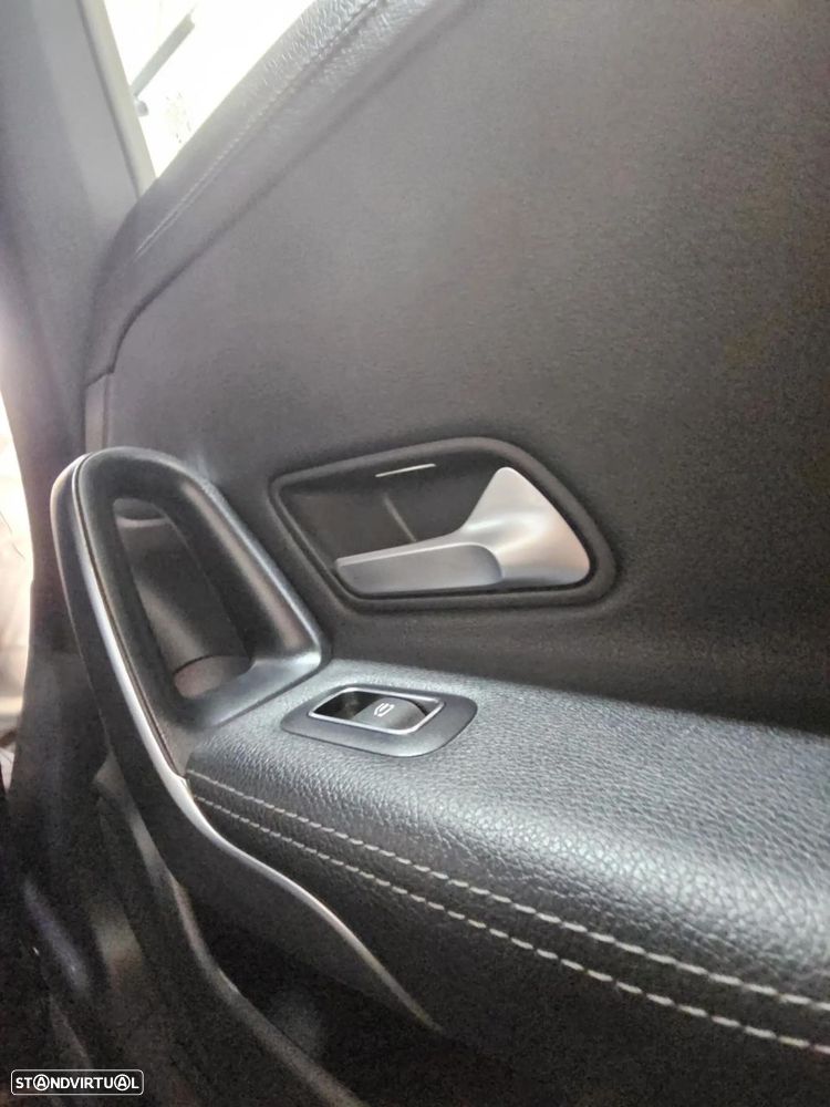 Mercedes-Benz CLA 180 d Shooting Brake Progressive Aut. - 32