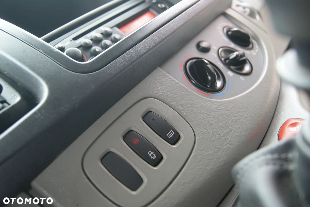 Opel Vivaro - 27