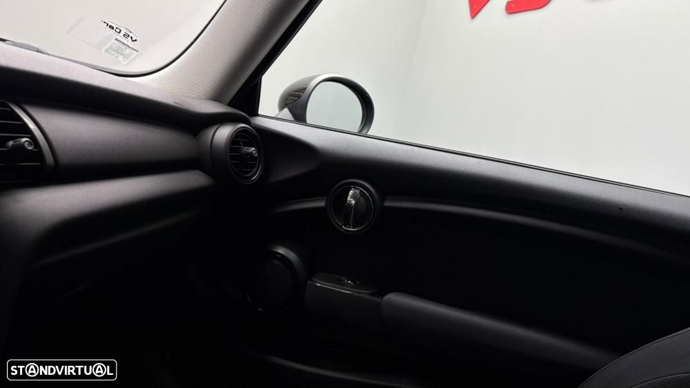 MINI 3 Portas One D - 12