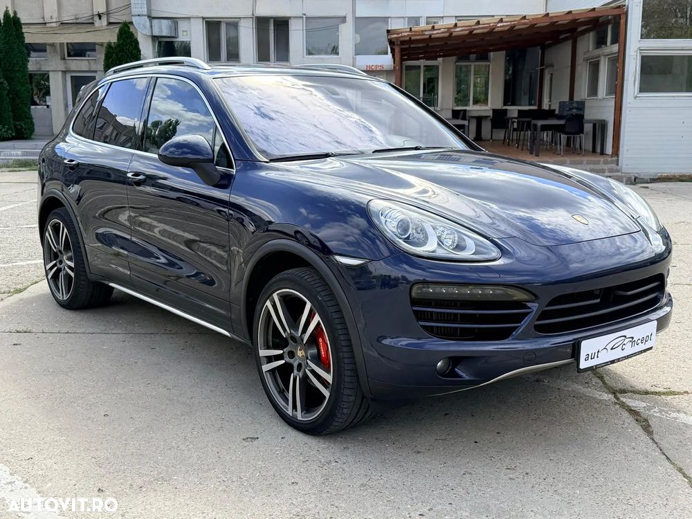 Porsche Cayenne 3.0 L V6 - 4